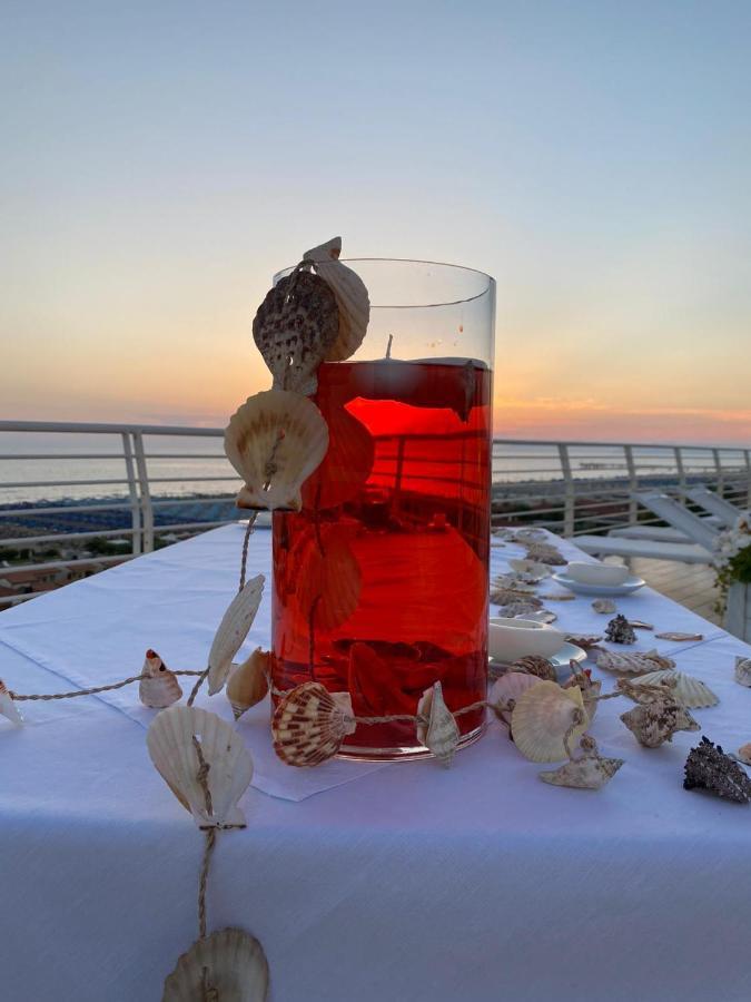 Hotel Joseph مارينا دي بييتراسانْت المظهر الخارجي الصورة