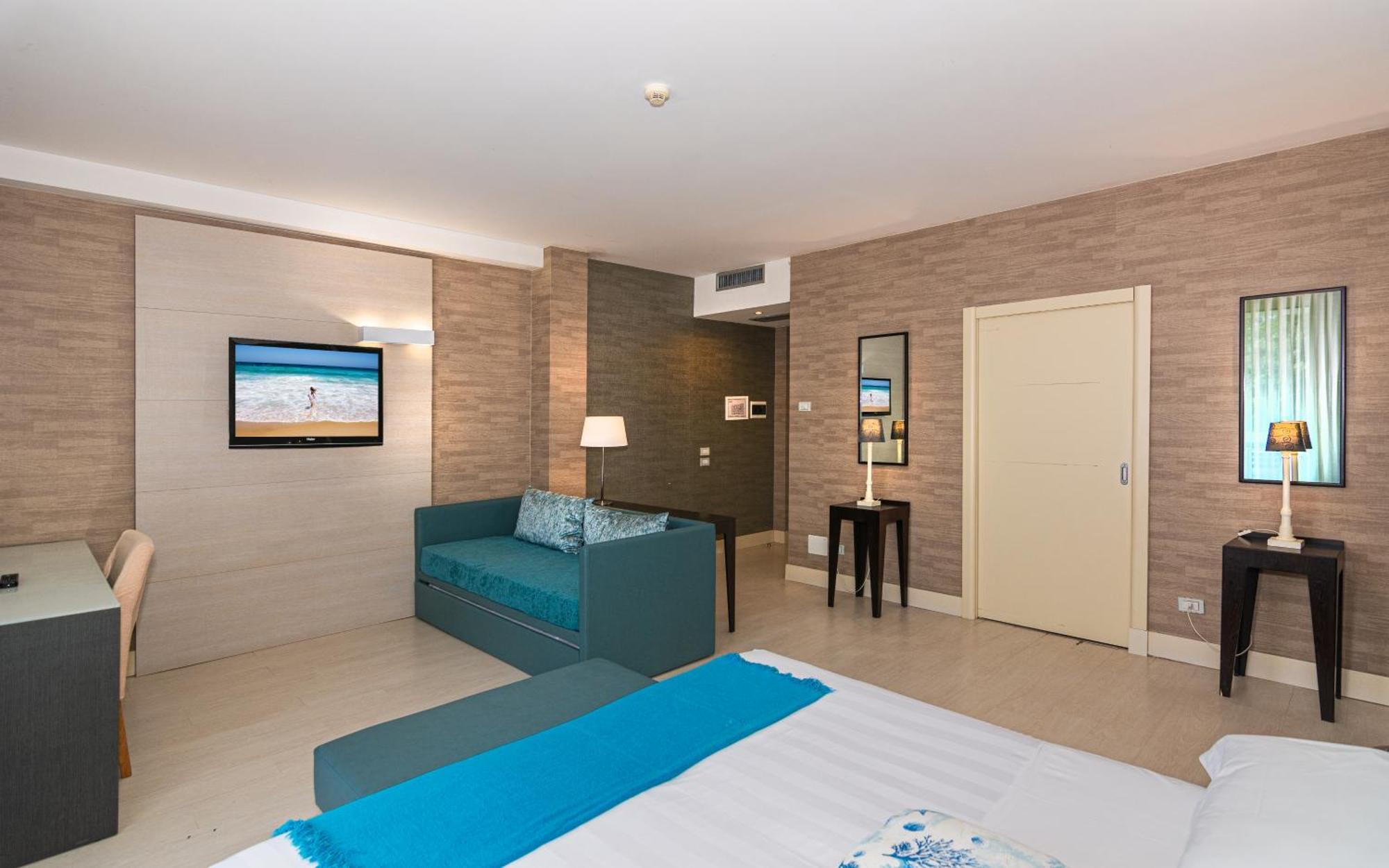 Hotel Joseph مارينا دي بييتراسانْت المظهر الخارجي الصورة