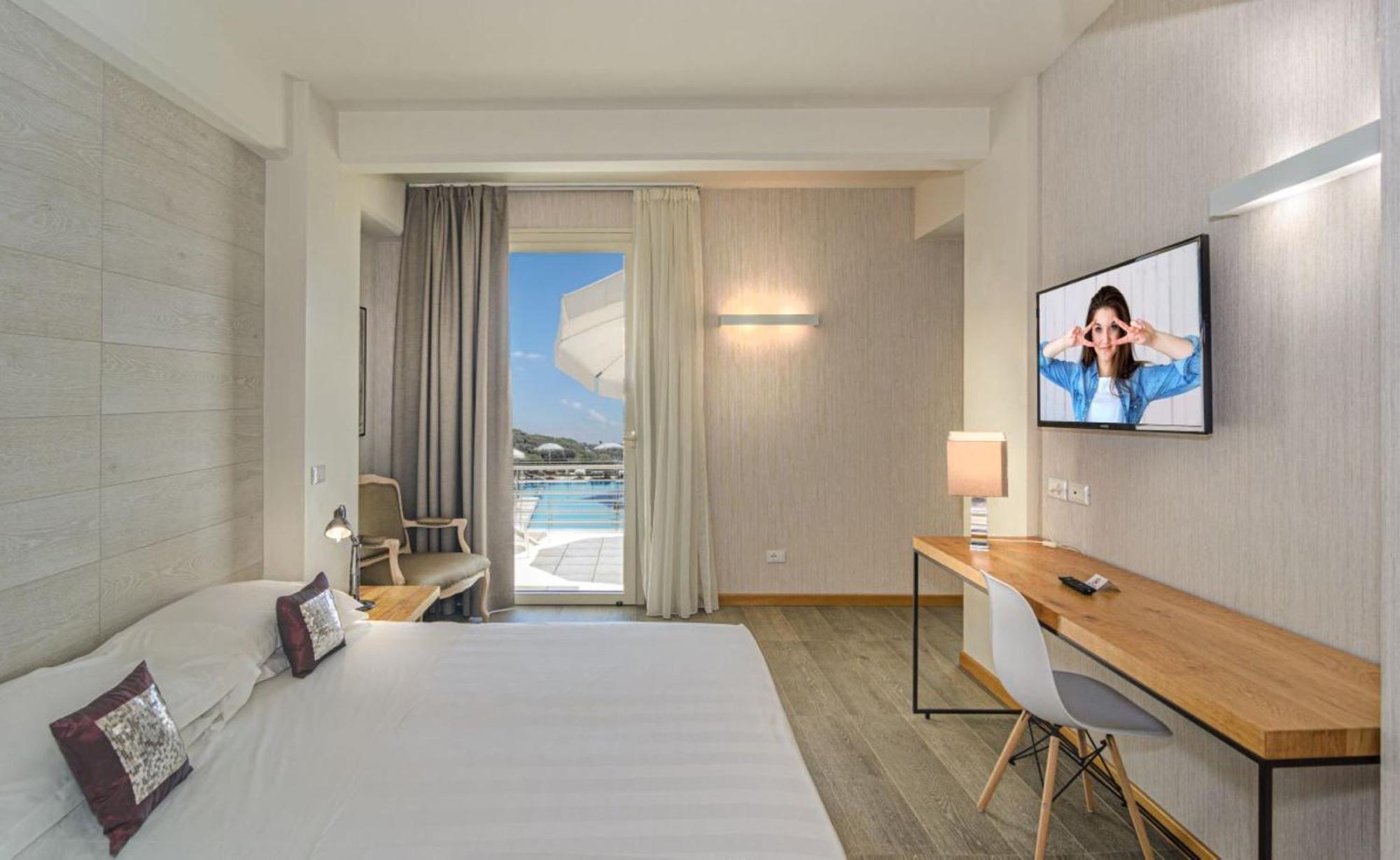 Hotel Joseph مارينا دي بييتراسانْت المظهر الخارجي الصورة