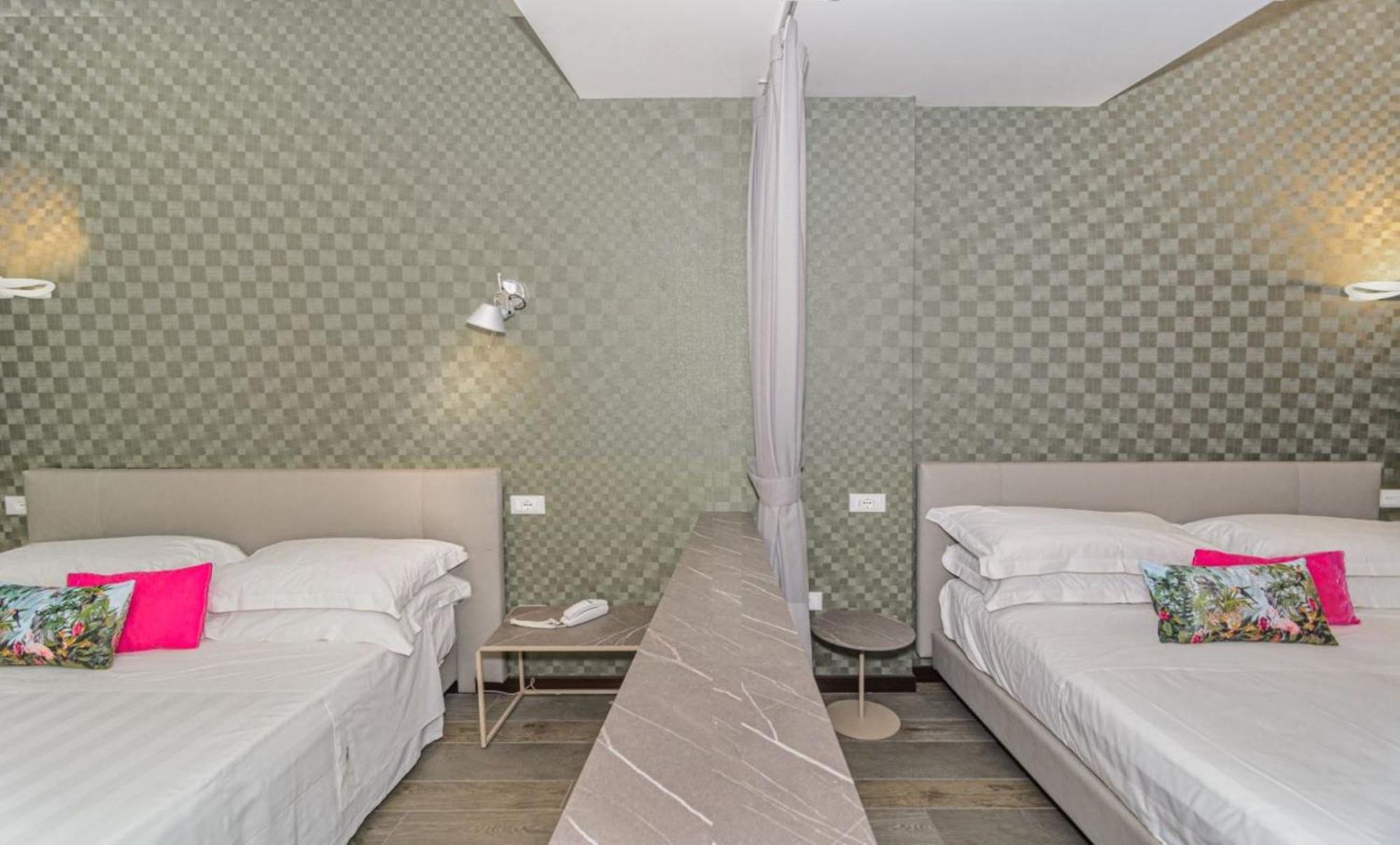 Hotel Joseph مارينا دي بييتراسانْت المظهر الخارجي الصورة