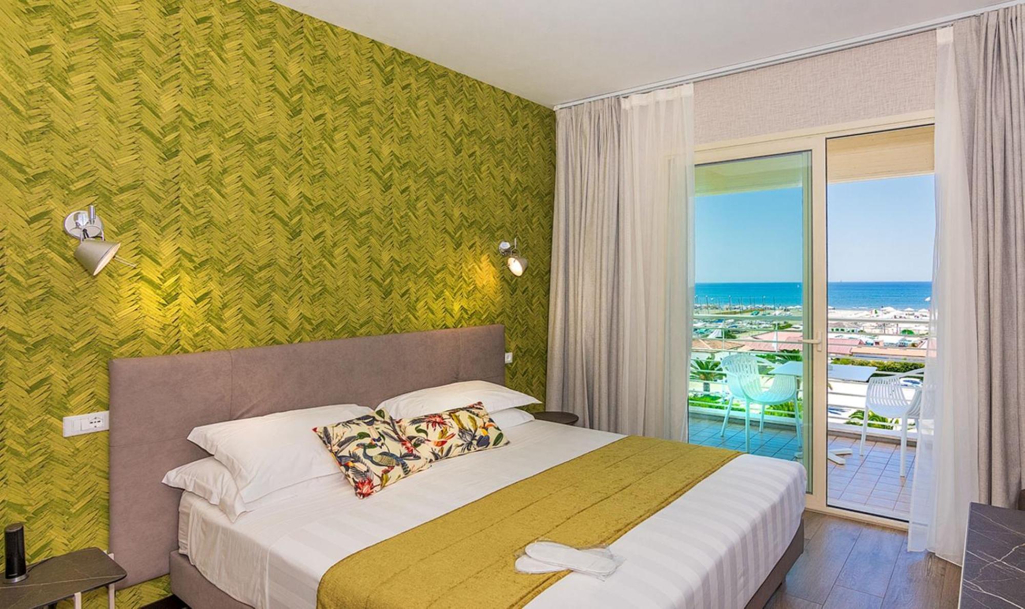 Hotel Joseph مارينا دي بييتراسانْت المظهر الخارجي الصورة