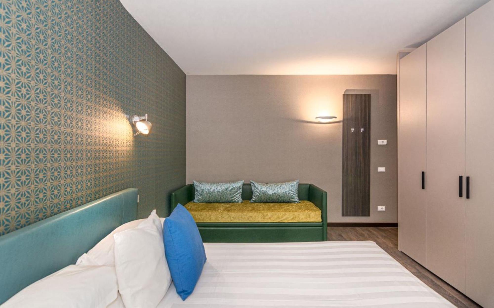 Hotel Joseph مارينا دي بييتراسانْت المظهر الخارجي الصورة