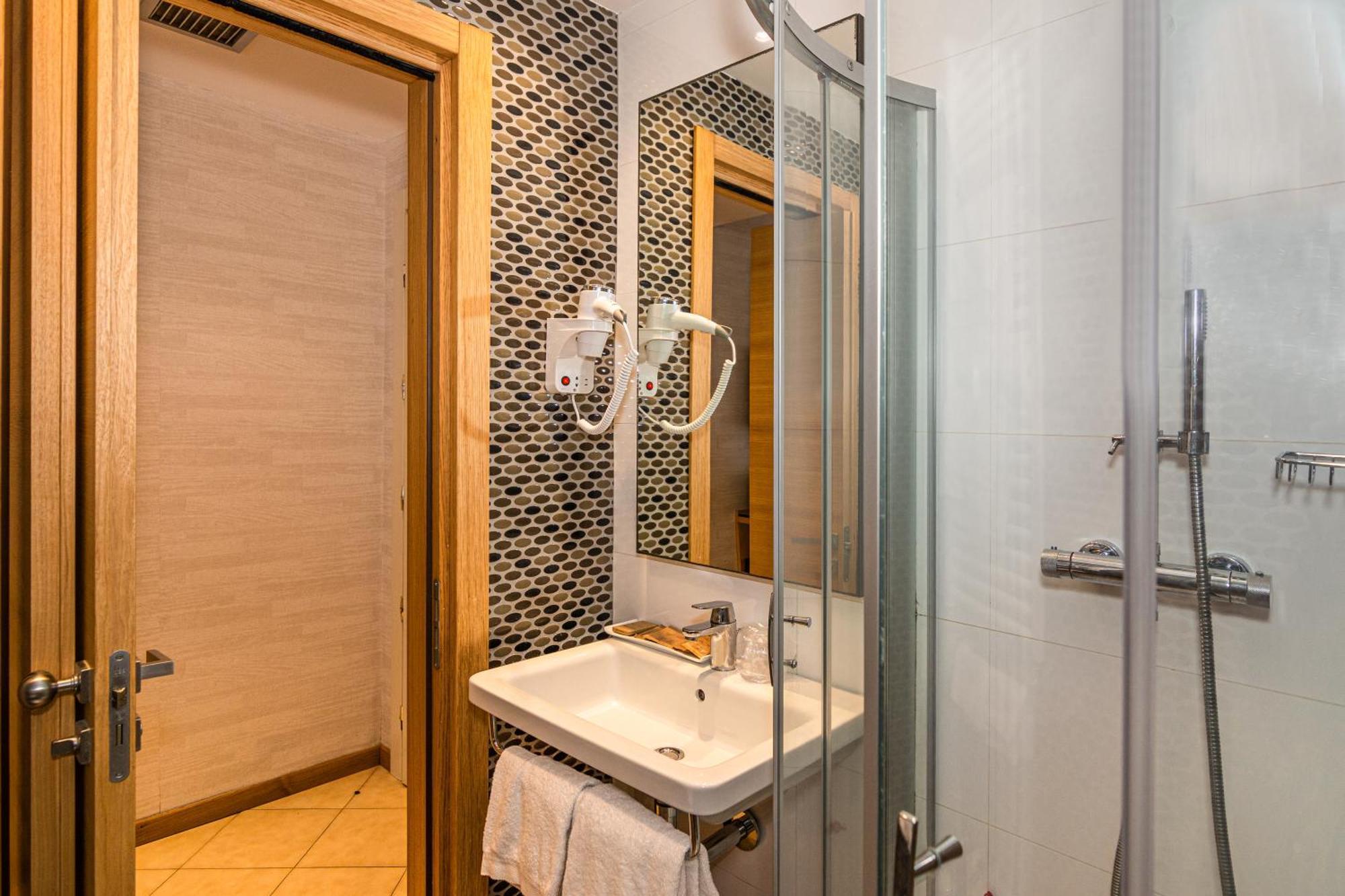 Hotel Joseph مارينا دي بييتراسانْت المظهر الخارجي الصورة