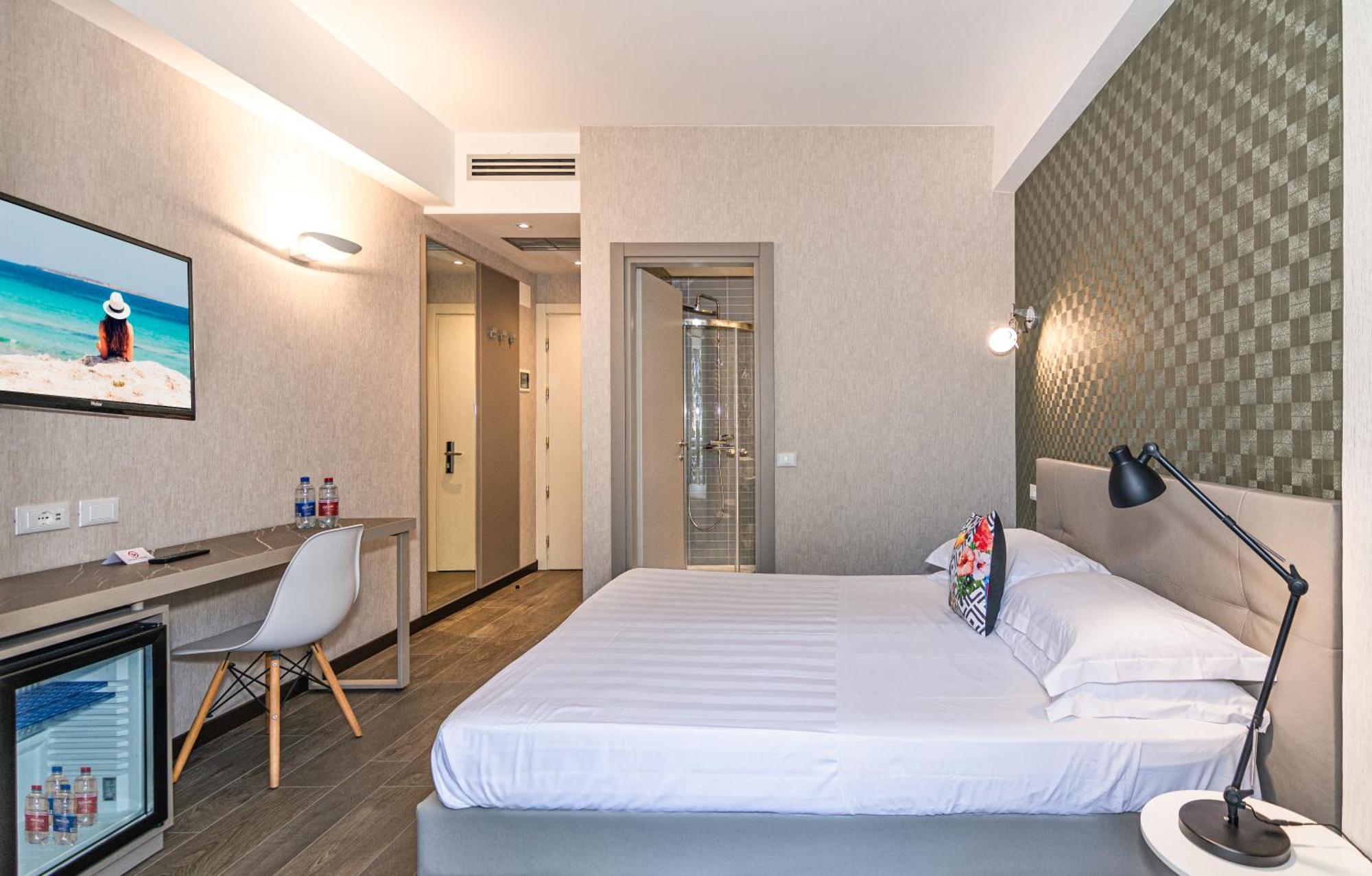 Hotel Joseph مارينا دي بييتراسانْت المظهر الخارجي الصورة