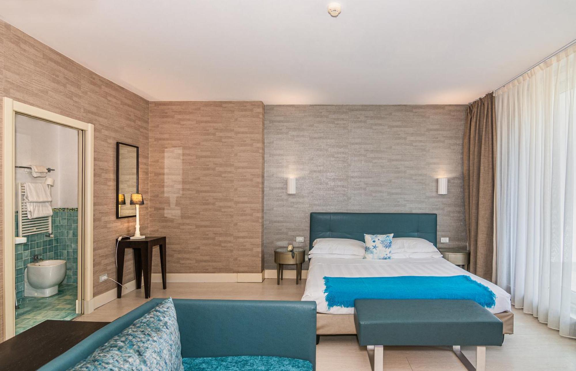 Hotel Joseph مارينا دي بييتراسانْت المظهر الخارجي الصورة