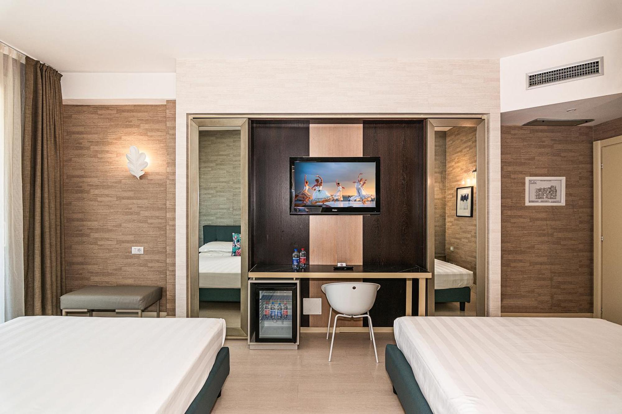 Hotel Joseph مارينا دي بييتراسانْت المظهر الخارجي الصورة