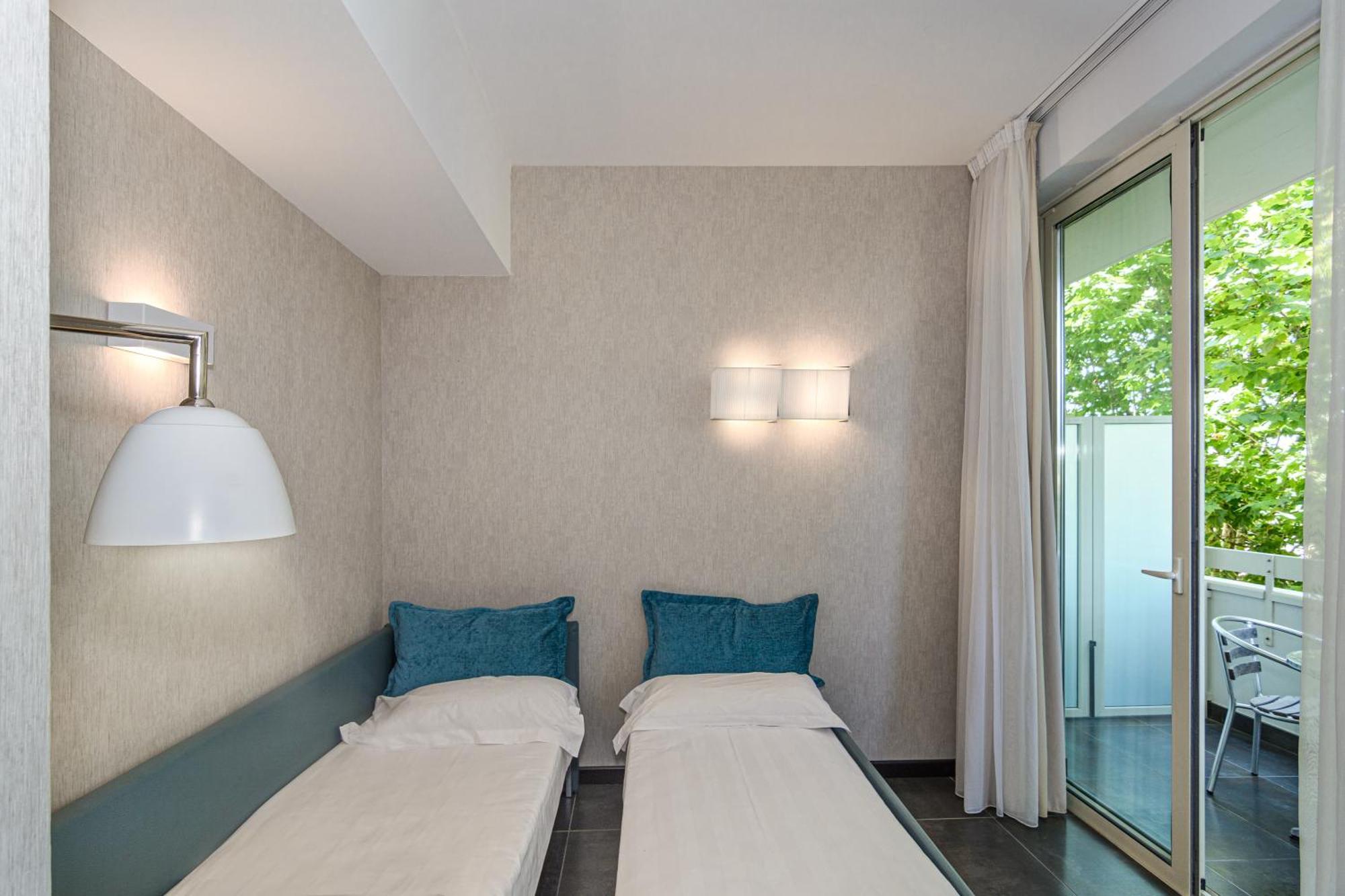 Hotel Joseph مارينا دي بييتراسانْت المظهر الخارجي الصورة